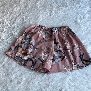Loose floral shorts